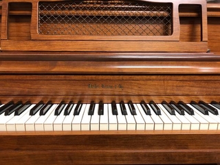 Hallet Davis Console Piano 2